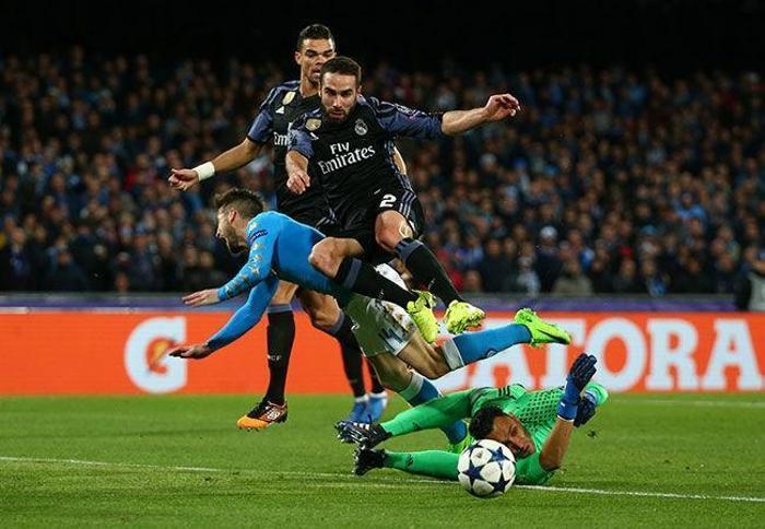 Napoli cephesi, Cüneyt Çakıra tepkili