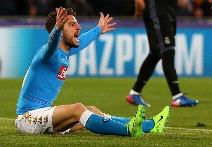 Napoli cephesi, Cüneyt Çakıra tepkili