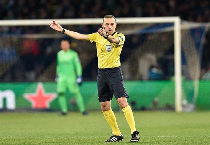 Napoli cephesi, Cüneyt Çakıra tepkili