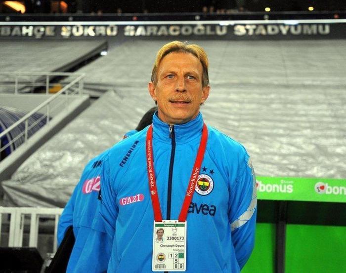 Son dakika: Fenerbahçenin yeni hocasını Serhat Akın açıkladı...