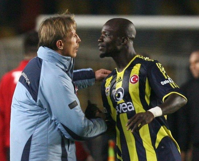 Son dakika: Fenerbahçenin yeni hocasını Serhat Akın açıkladı...