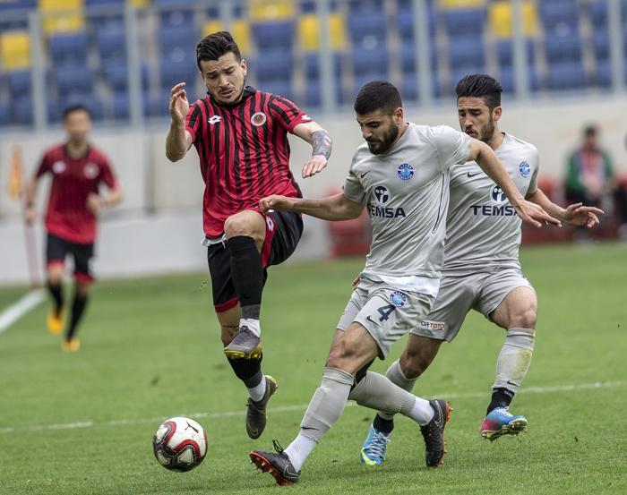 Adana Demirsporda Play-Off geldi, Ümit Özat gözyaşlarına boğuldu