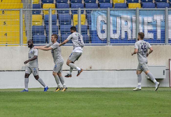 Adana Demirsporda Play-Off geldi, Ümit Özat gözyaşlarına boğuldu