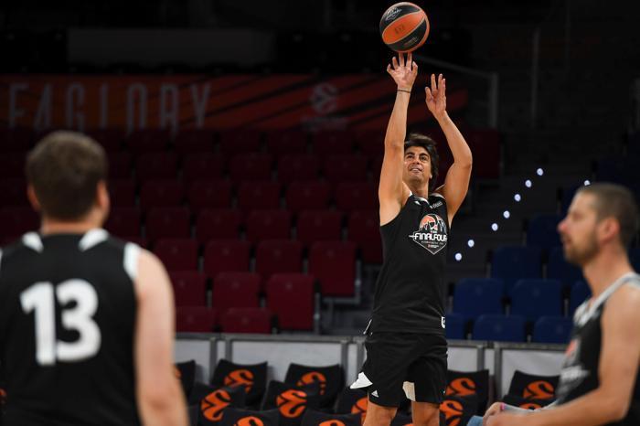 Final Fourda EuroLeague adidas Media Game oynandı