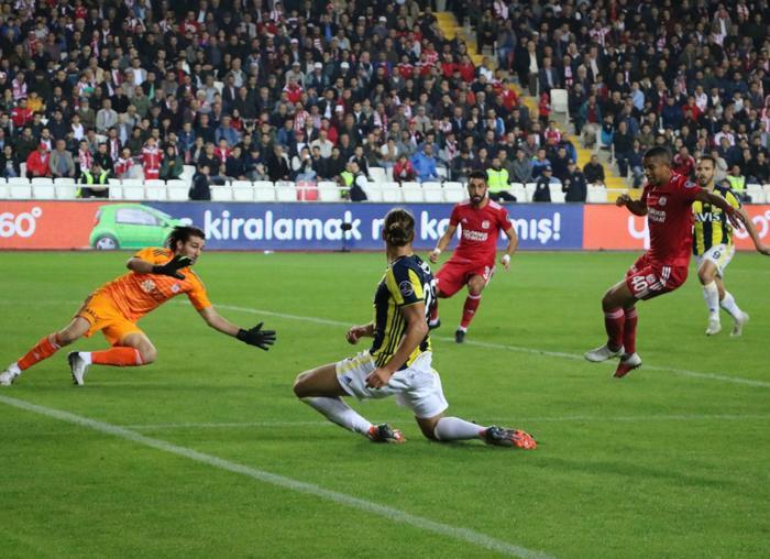 Comollinin gözlüğü (Mehmet Ali Sabuncu)