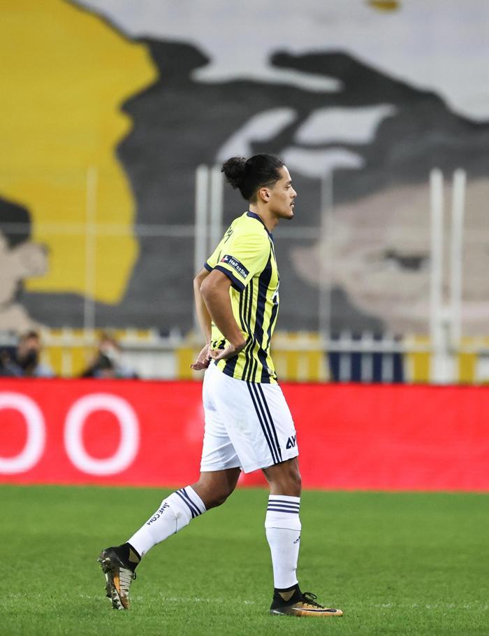 Fenerbahçe taraftarı Başakşehir maçı sonrası çıldırdı: Erol Bulut artık yeter