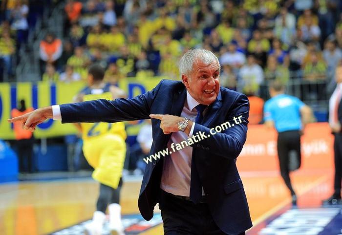 Fenerbahçe - Galatasaray maçında ortalık karıştı