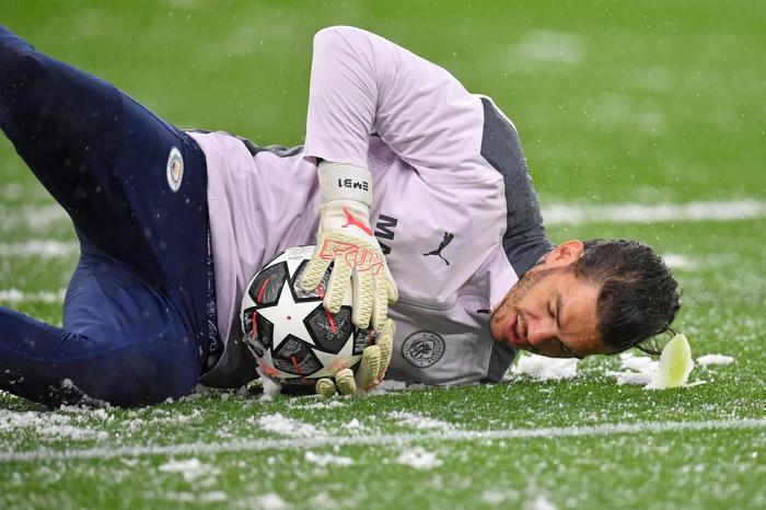 Manchester City-PSG maçı öncesi dolu sürprizi İşte o kareler...