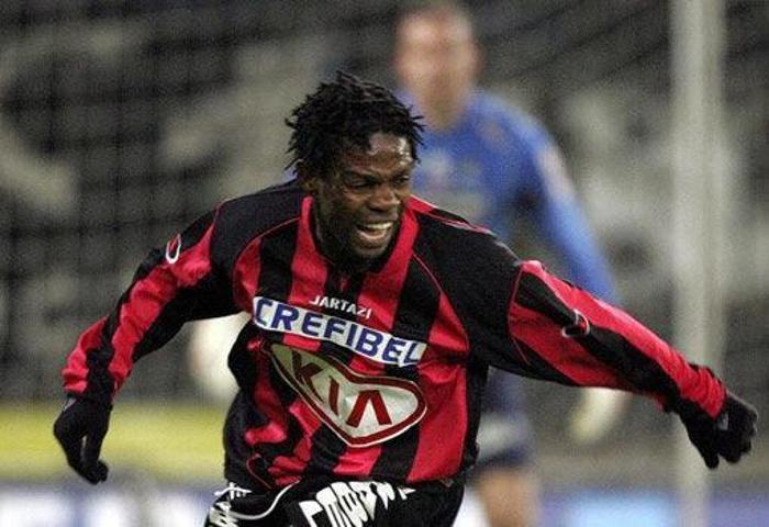 Zola Matumona
