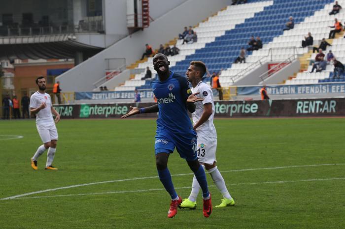 Kasımpaşa 22 dakikada 5 gol attı, Fenerbahçe 290 dakikada gol atamadı