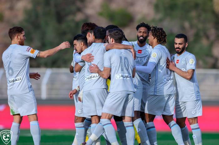 Bafetimbi Gomisten 4 gol Al Hilali tek başına taşıyor