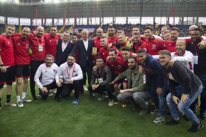 Mert Nobre futbolu bıraktı