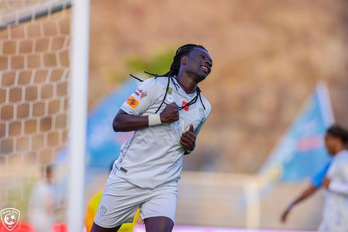 Bafetimbi Gomisten 4 gol Al Hilali tek başına taşıyor