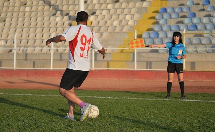 Amatör ligde futbolcu - hakem aşkı