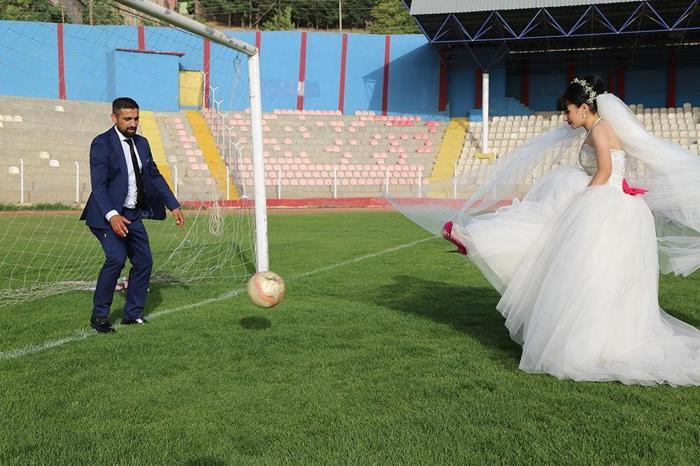 Amatör ligde futbolcu - hakem aşkı