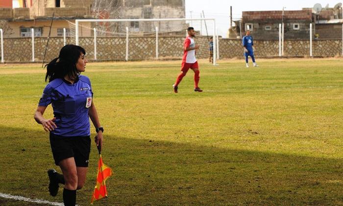 Amatör ligde futbolcu - hakem aşkı