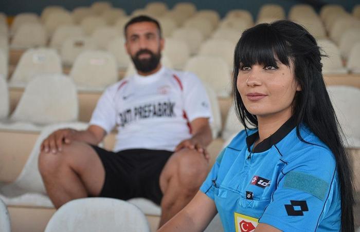 Amatör ligde futbolcu - hakem aşkı