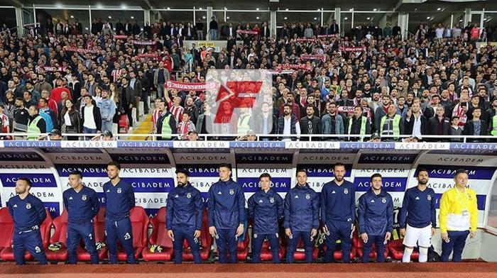 Sivasspor-Fenerbahçe maçından kareler