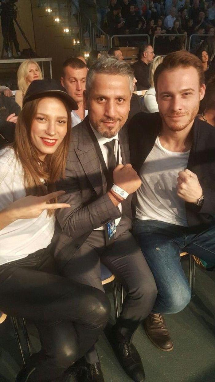 Avni Yıldırımdan bir zafer daha Serenay ve Kerem de oradaydı