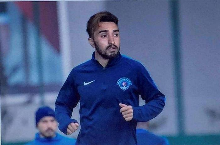 Kendisini Photoshopla futbolcunun yerine koydu, kadınları ağına düşürmeye çalıştı