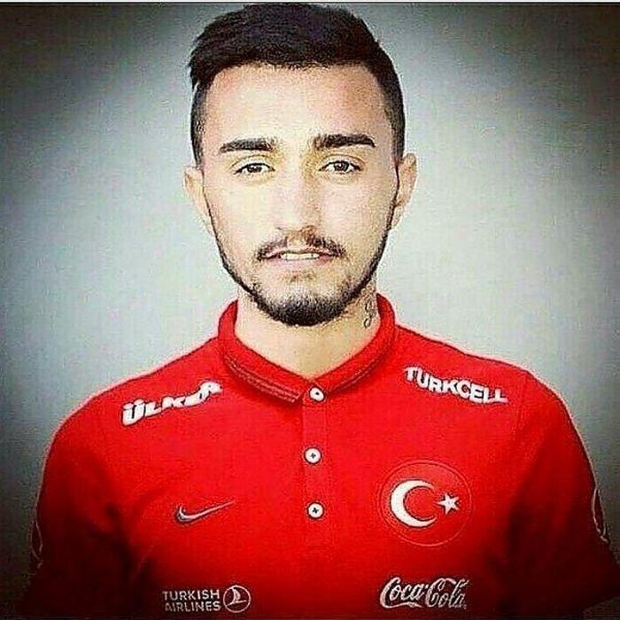 Kendisini Photoshopla futbolcunun yerine koydu, kadınları ağına düşürmeye çalıştı