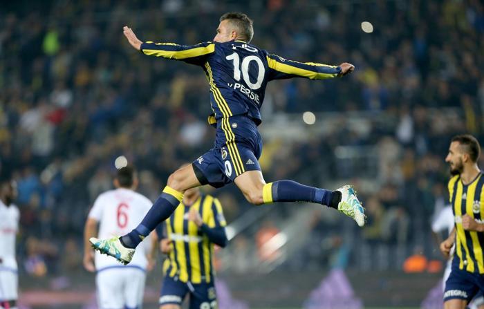 Van Persie para basıyor