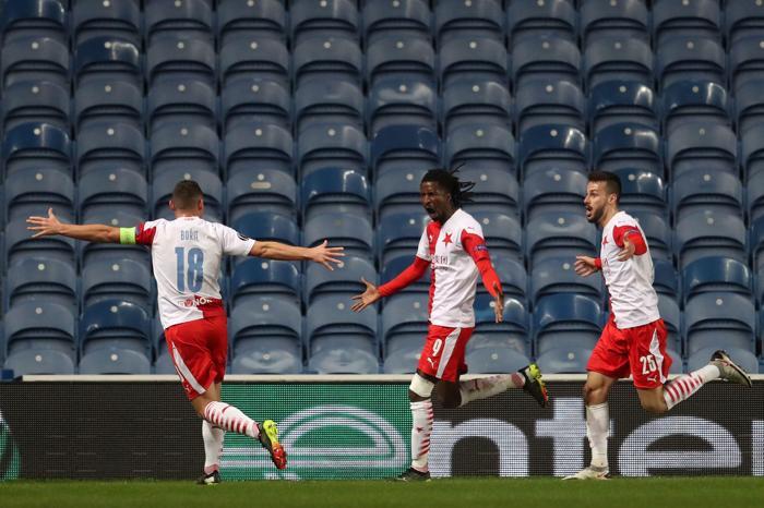 Rangers-Slavia Prag maçında sakatlık... Ondrej Kolar, hastaneye kaldırıldı