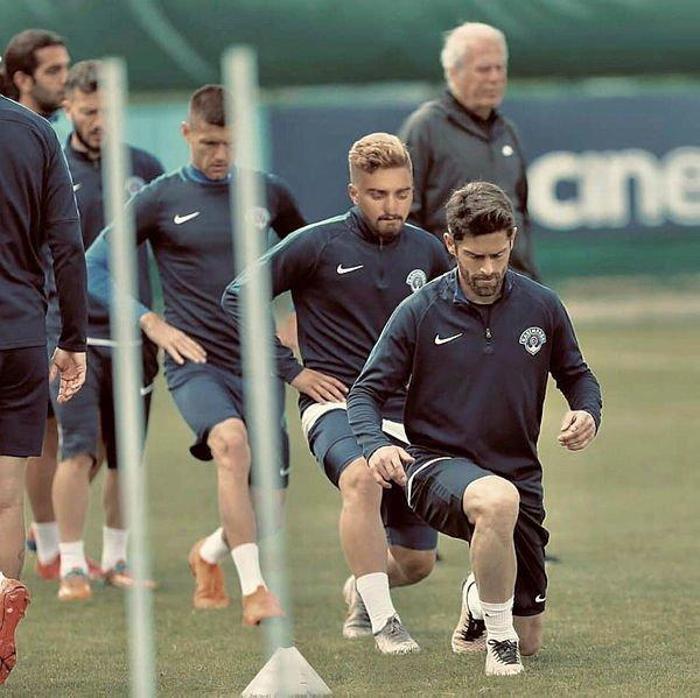 Kendisini Photoshopla futbolcunun yerine koydu, kadınları ağına düşürmeye çalıştı