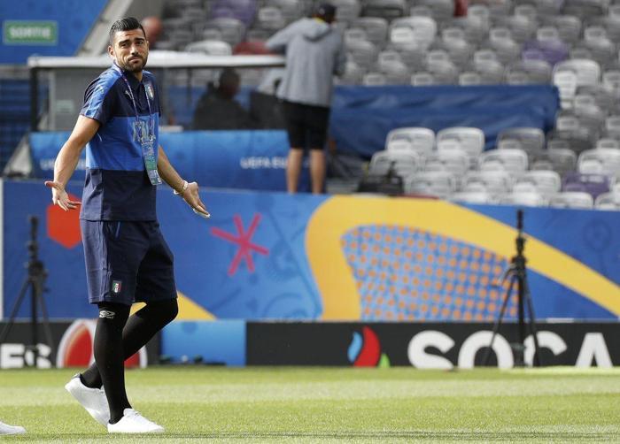 Van Persie para basıyor