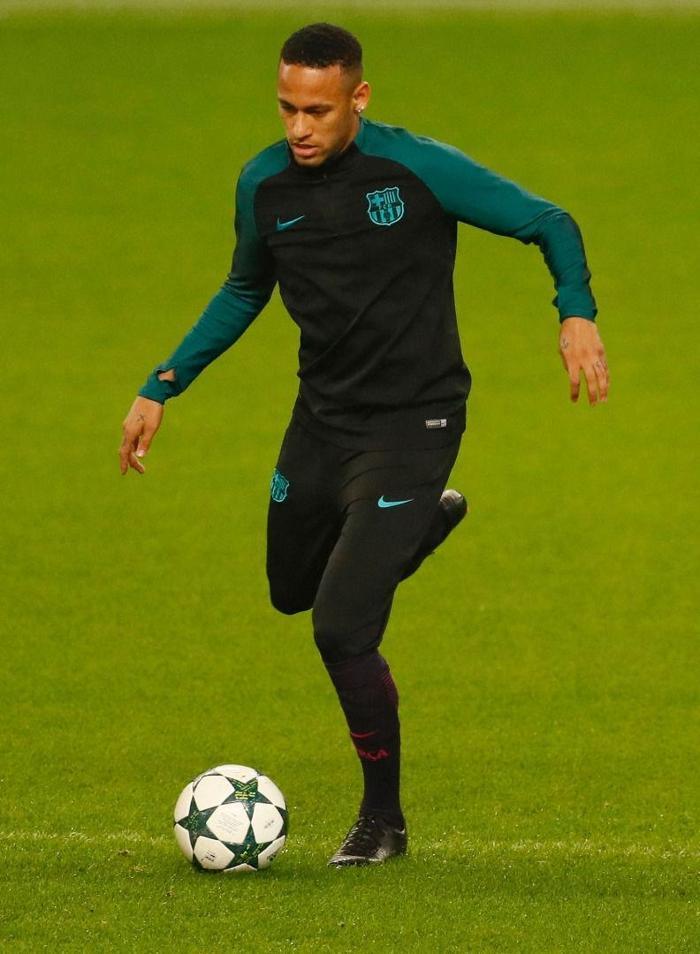 Van Persie para basıyor