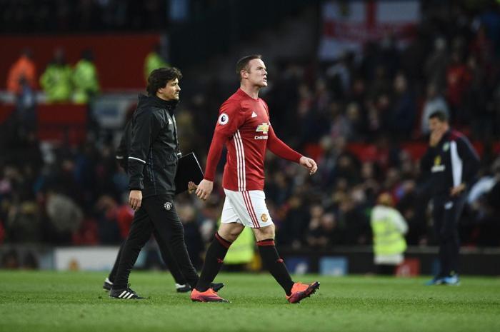 Van Persie para basıyor