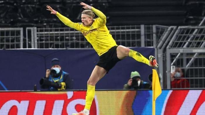 Cüneyt Çakırdan Şampiyonlar Liginde tarihi karar Gol, VAR ile penaltı oldu...
