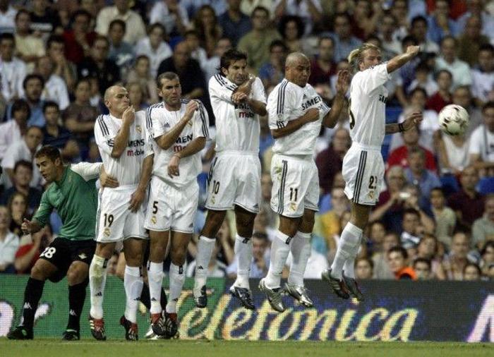 Real Madrid (Esteban Cambiasso, Zinedine Zidane, Luis Figo, Ronaldo, David Beckham) — 2003