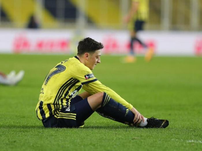 Fenerbahçede Erol Buluttan sürpriz karar Kulübede olacak...