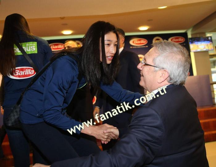 Aziz Yıldırım ile Kim Yeon-koung arasında ilginç diyalog