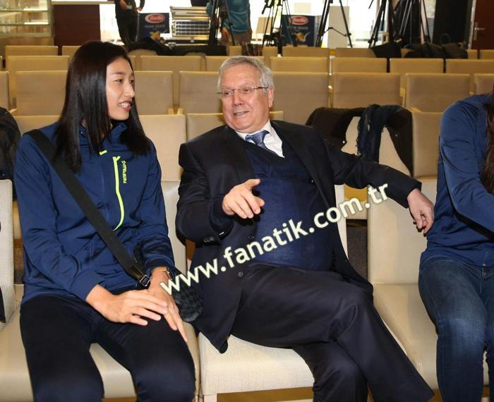 Aziz Yıldırım ile Kim Yeon-koung arasında ilginç diyalog
