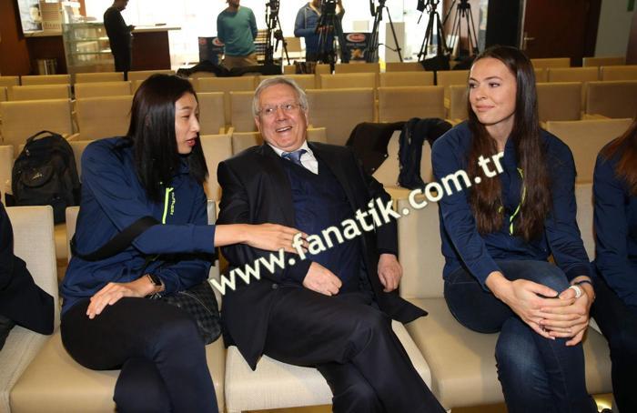Aziz Yıldırım ile Kim Yeon-koung arasında ilginç diyalog