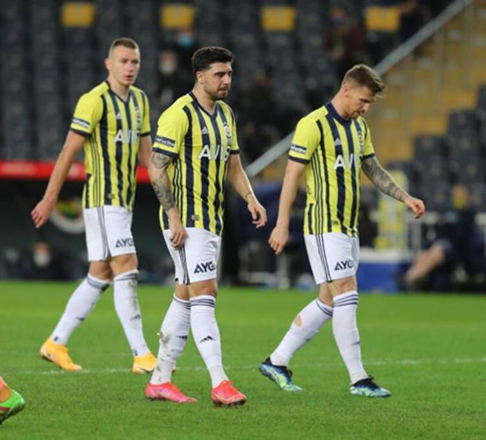 Fenerbahçede Erol Buluttan sürpriz karar Kulübede olacak...