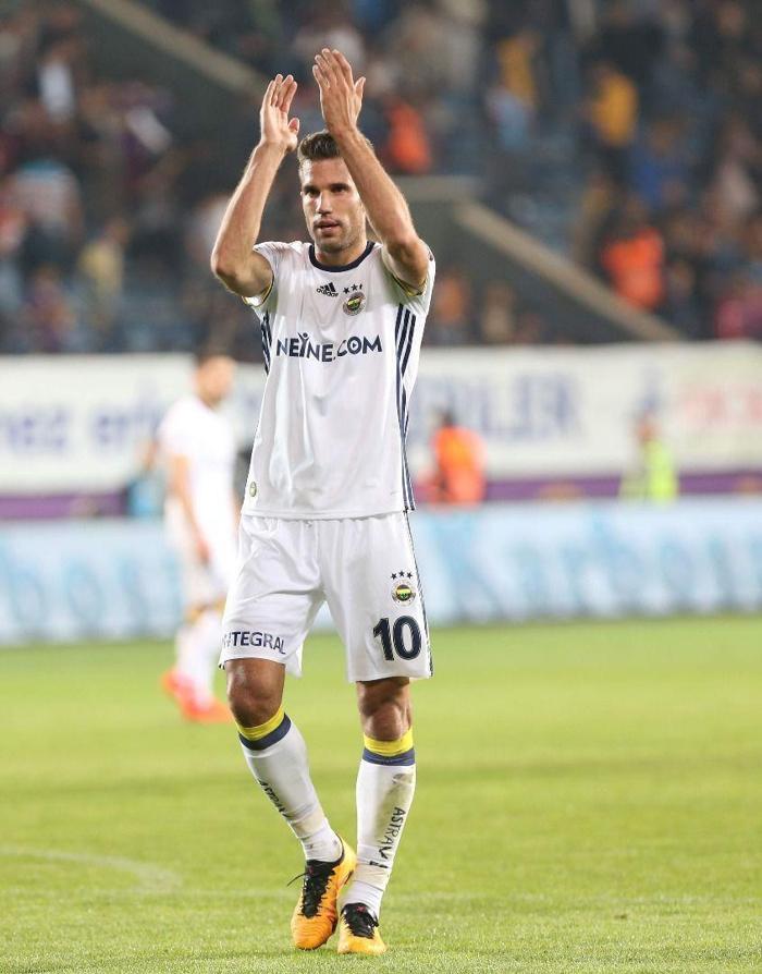 Fenerbahçede Van Persie, Burak Yılmazın yanına gidiyor