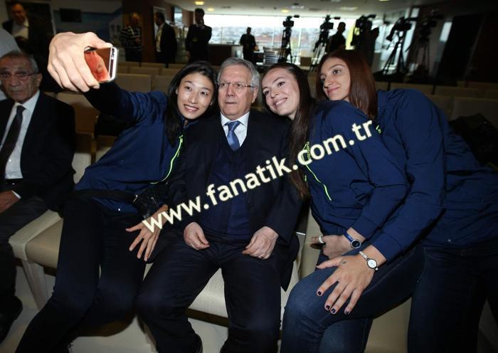 Aziz Yıldırım ile Kim Yeon-koung arasında ilginç diyalog