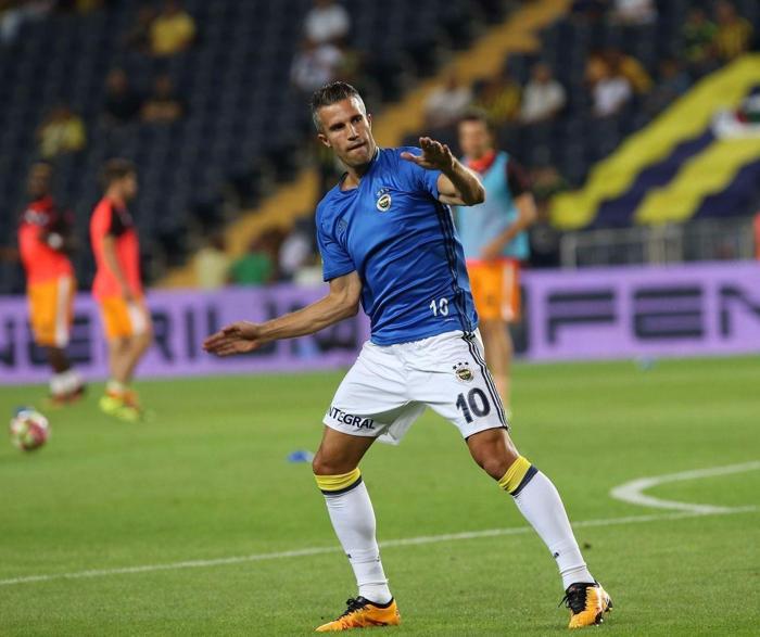 Fenerbahçede Van Persie, Burak Yılmazın yanına gidiyor