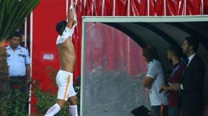 Yasin Öztekin çıldırdı Yedek kulübesini yumrukladı...