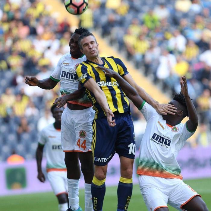 Fenerbahçede Van Persie, Burak Yılmazın yanına gidiyor