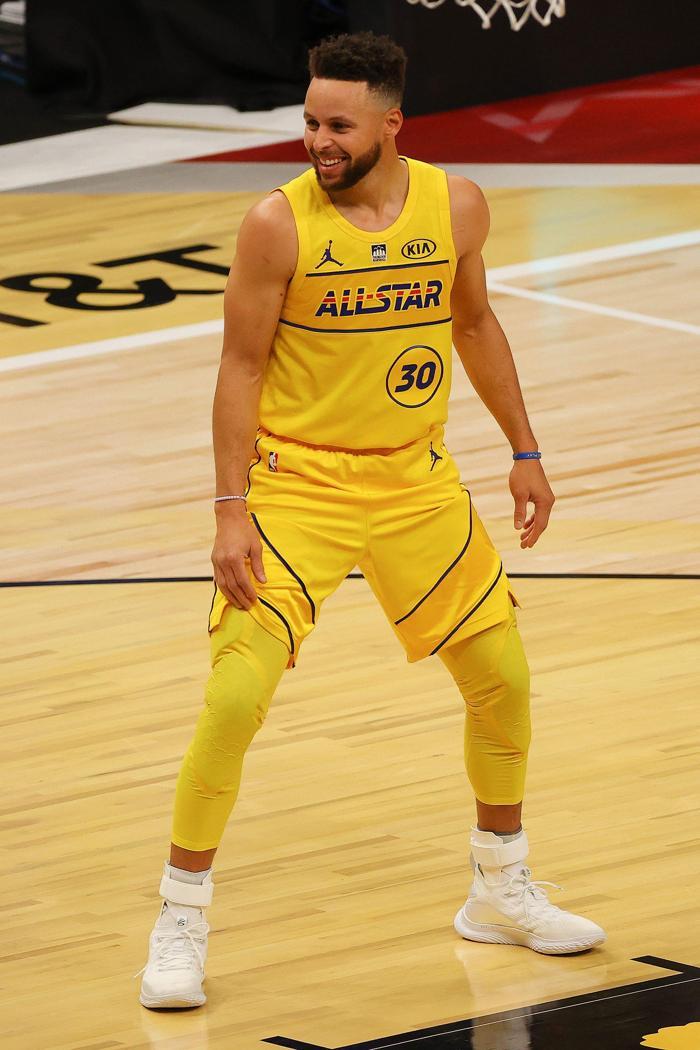NBAde All Star heyecanı Kazanan LeBron Jamesin takımı