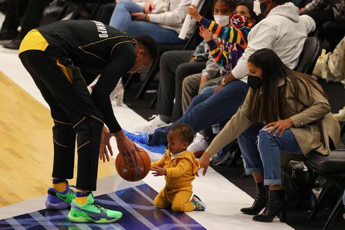 NBAde All Star heyecanı Kazanan LeBron Jamesin takımı