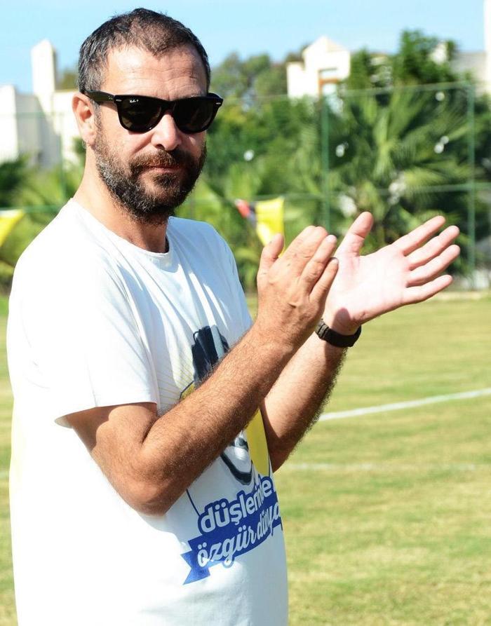 Nejat İşler sezonu böyle açtı İşte tişörtündeki çarpıcı detay