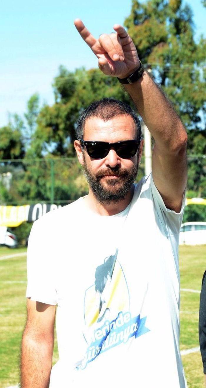 Nejat İşler sezonu böyle açtı İşte tişörtündeki çarpıcı detay