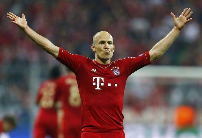 Sağ kanat: Arjen Robben