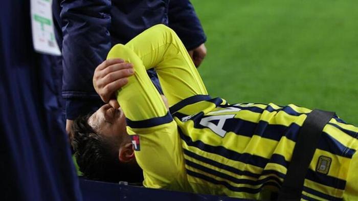 Fenerbahçede Mesut Özil ve Luiz Gustavo için sakatlık gerçeği