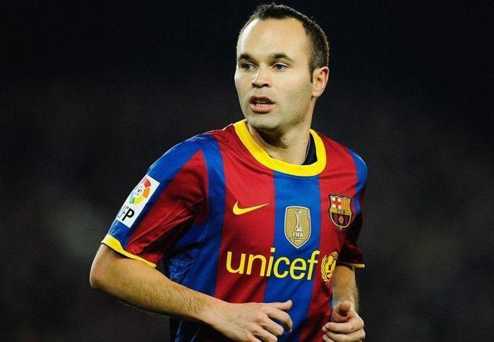 Sol Kanat: Andres Iniesta